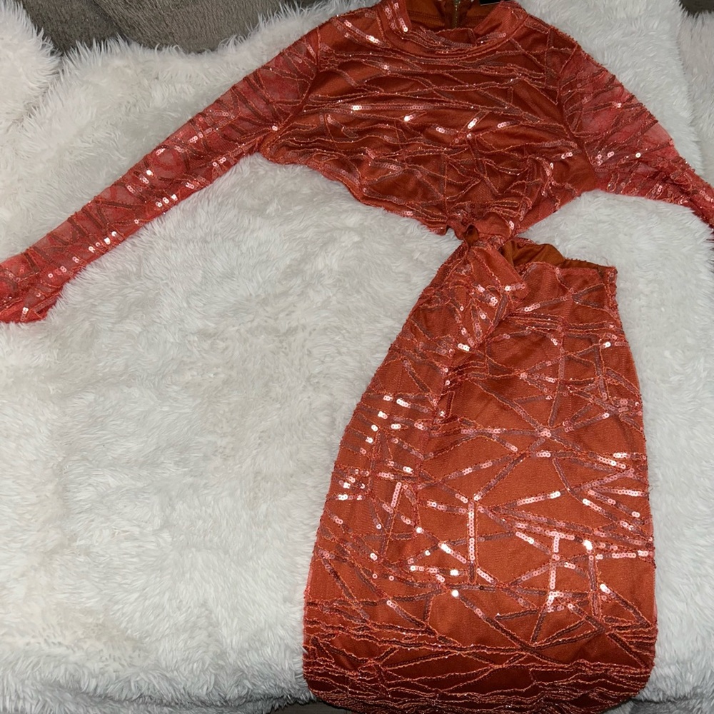 Maxi cutout dress, perfect for prom. Great material